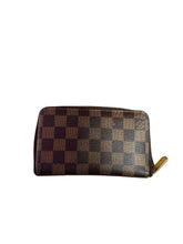 Load image into Gallery viewer, Louis Vuitton Damier Wallet
