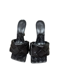 Load image into Gallery viewer, Bottega Veneta Black Lido Mules
