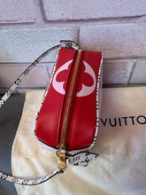 Load image into Gallery viewer, Louis Vuitton Clear Beach Pouch
