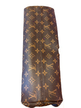 Load image into Gallery viewer, Louis Vuitton graceful Monogram
