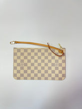 Load image into Gallery viewer, Louis Vuitton Damier Pochette
