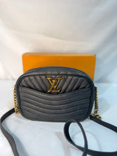 Load image into Gallery viewer, Louis Vuitton Wave Black Handbag
