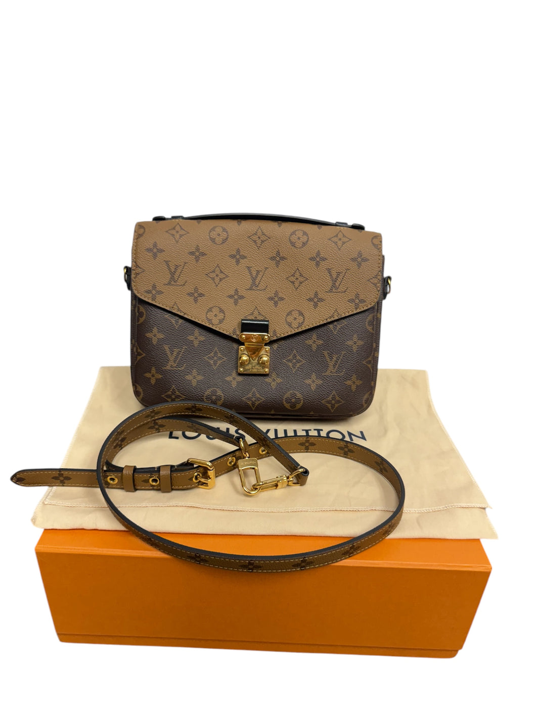 Louis Vuitton Pochette Metis Rev