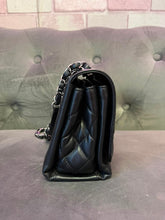 Load image into Gallery viewer, Chanel Black Matelasse Lambskin Chain Shoulder Bag Ladies
