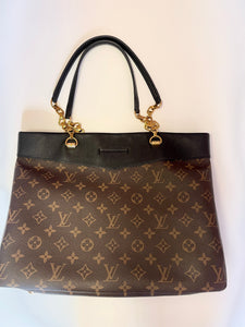 Louis Vuitton Pallas Shopping Tote