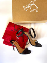 Load image into Gallery viewer, Christian Louboutin Jonatina
