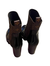 Load image into Gallery viewer, Louis Vuitton black ankle boots
