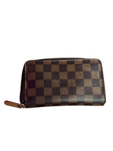 Load image into Gallery viewer, Louis Vuitton Damier Wallet
