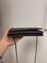 Load image into Gallery viewer, Chanel Shoulder Bag Purple Leather 2016
