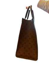 Load image into Gallery viewer, Louis Vuitton On The Go
