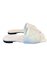 Load image into Gallery viewer, Bottega veneta slides

