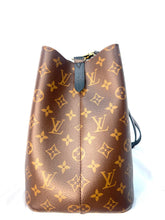 Load image into Gallery viewer, Louis Vuitton NeoNoe Handbag
