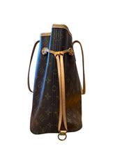Load image into Gallery viewer, Louis Vuitton Neverfull MM
