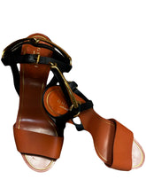Load image into Gallery viewer, Gucci Brown Heels
