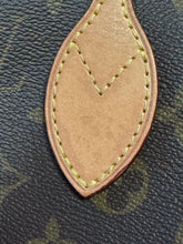 Load image into Gallery viewer, Louis Vuitton Neverfull MM
