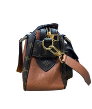 Load image into Gallery viewer, Louis Vuitton Monogram Manhattan Bag
