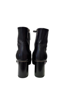 Gucci Double G Logo Leather Boots