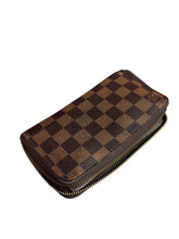Load image into Gallery viewer, Louis Vuitton Damier Wallet
