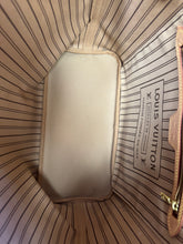 Load image into Gallery viewer, Louis Vuitton Neverfull MM
