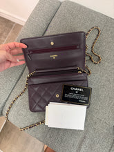 Load image into Gallery viewer, Chanel Shoulder Bag Purple Leather 2016
