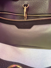 Load image into Gallery viewer, Gucci Jumbo GG Canvas Tote Bag
