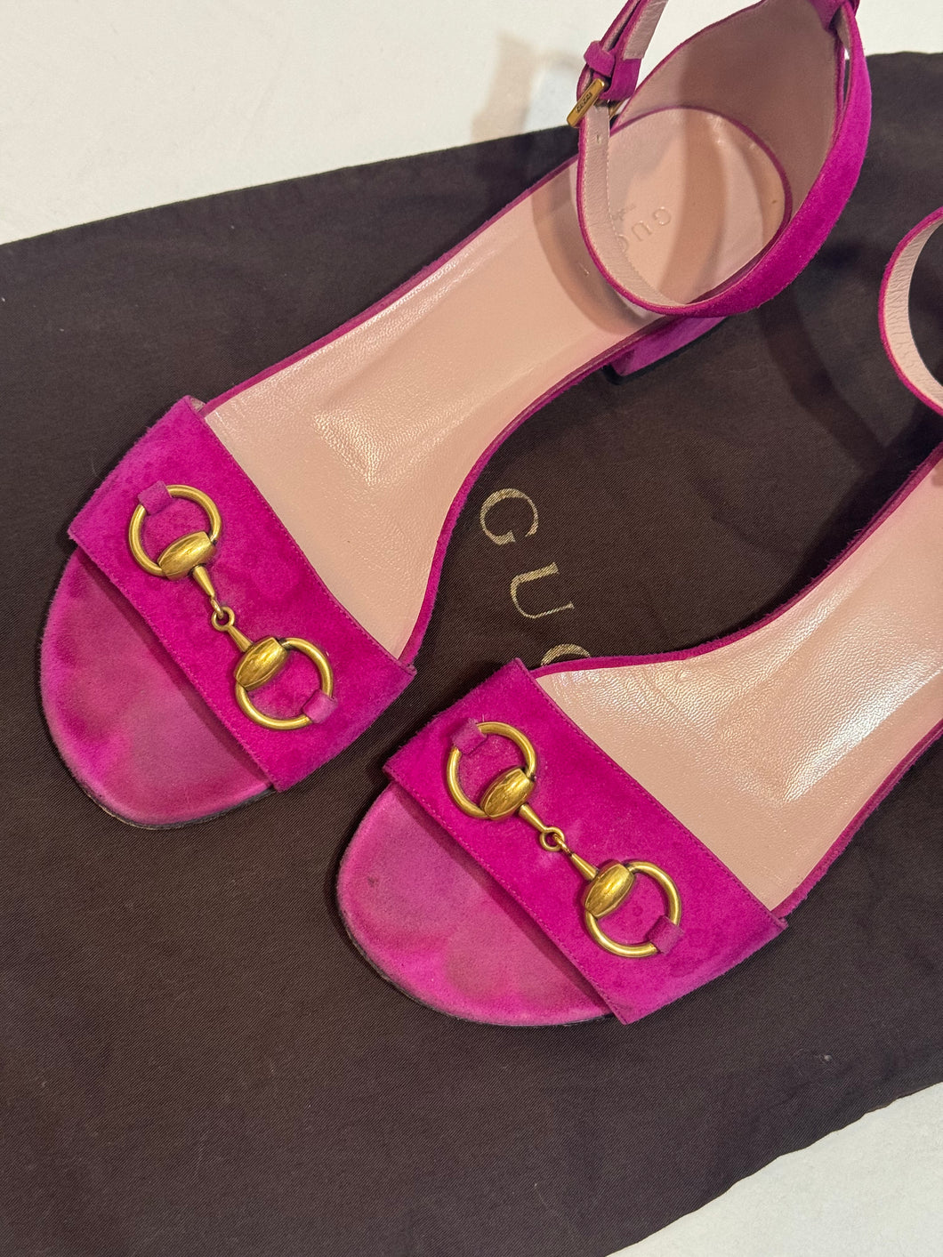 Gucci pink sandals