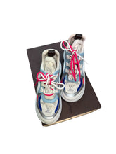 Load image into Gallery viewer, Louis Vuitton Archlight Sneakers
