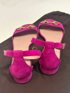 Gucci pink sandals