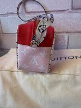 Load image into Gallery viewer, Louis Vuitton Clear Beach Pouch
