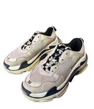 Load image into Gallery viewer, Balenciaga Triple S Sneakers
