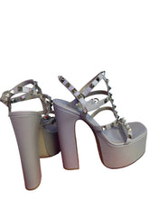 Load image into Gallery viewer, Valentino Garavani Heels
