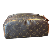 Load image into Gallery viewer, Louis Vuitton monogram Toiletry

