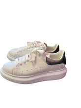 Load image into Gallery viewer, Alexander Mcqueen Sneakers
