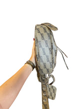 Load image into Gallery viewer, Balenciaga Le cagole Shoulder Bag
