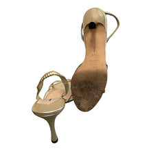 Load image into Gallery viewer, Manolo Blahnik gold heels
