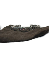 Load image into Gallery viewer, Gucci Silver Interlocking G Bracelet
