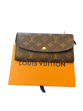 Load image into Gallery viewer, Louis Vuitton wallet
