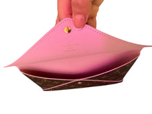 Load image into Gallery viewer, Louis Vuitton Monogram Clutch
