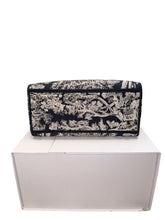 Load image into Gallery viewer, Lady Dior Medium D-Lite Bag
