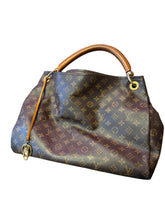 Load image into Gallery viewer, Louis Vuitton Artsy Monogram
