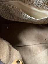 Load image into Gallery viewer, Carolina Herrera Andy Gold

