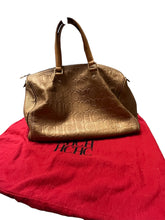 Load image into Gallery viewer, Carolina Herrera Andy Gold
