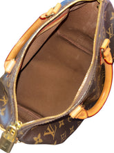 Load image into Gallery viewer, Louis Vuitton Bandouliere 30
