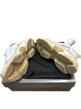 Load image into Gallery viewer, Balenciaga White Sneakers
