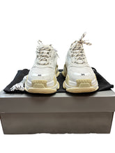 Load image into Gallery viewer, Balenciaga White Sneakers
