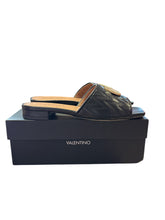 Load image into Gallery viewer, Valentino Sandals Clavel Black

