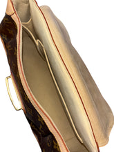 Load image into Gallery viewer, Louis Vuitton Beverly GM
