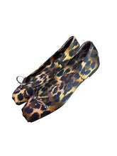 Load image into Gallery viewer, Christian Louboutin Mamadrague Flats
