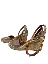 Load image into Gallery viewer, Valentino Rockstud Espadrille Wedges
