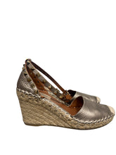 Load image into Gallery viewer, Valentino Rockstud Espadrille Wedges
